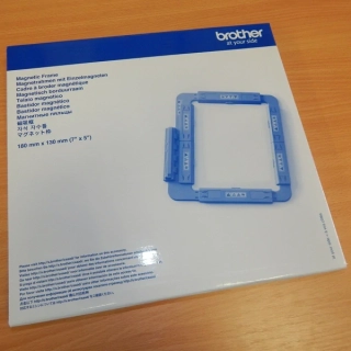 vyšívací rámeček Brother MF180 (13x18cm)(magnetický)