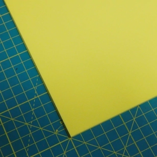 polyuretan - žlutý (31x46cm)